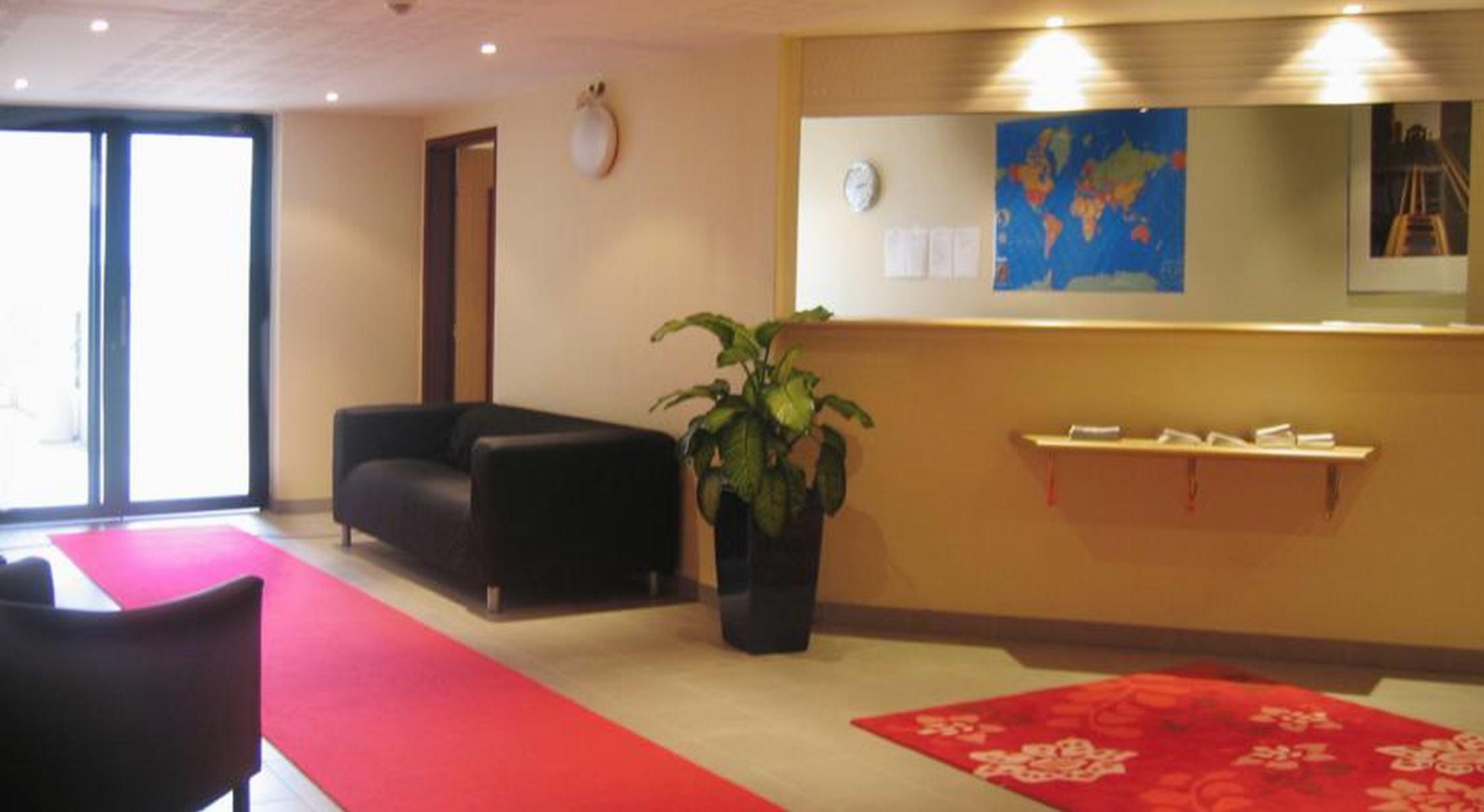 Sejours & Affaires Paris-Nanterre Aparthotel Buitenkant foto