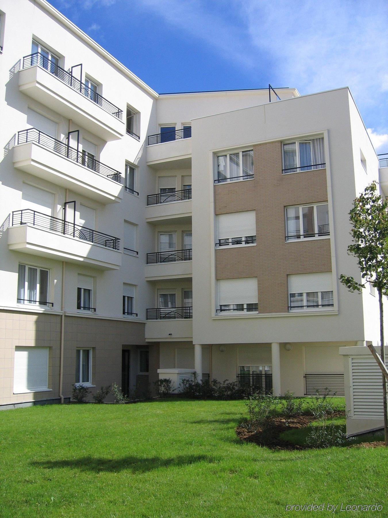 Sejours & Affaires Paris-Nanterre Aparthotel Buitenkant foto