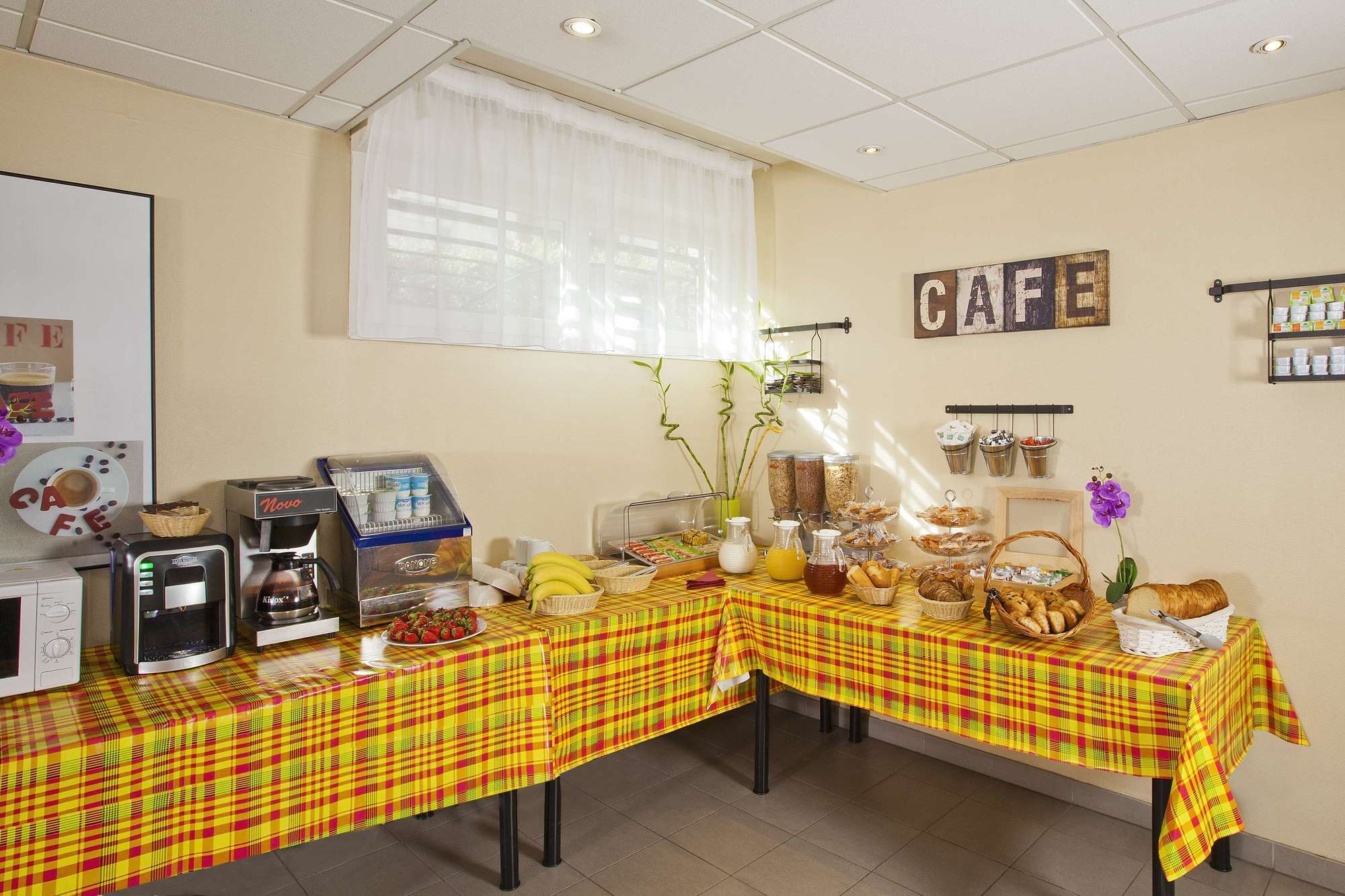 Sejours & Affaires Paris-Nanterre Aparthotel Buitenkant foto