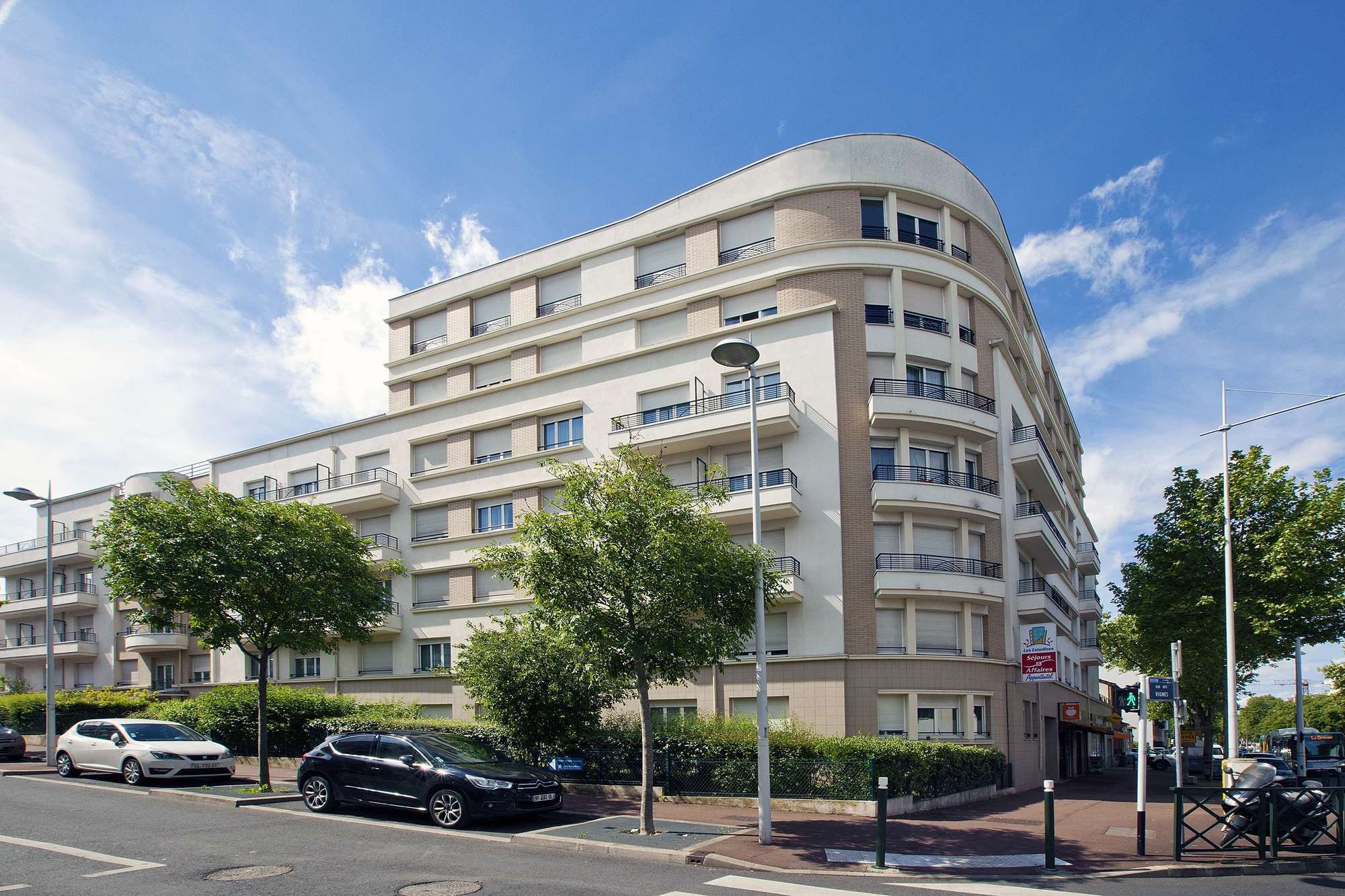 Sejours & Affaires Paris-Nanterre Aparthotel Buitenkant foto